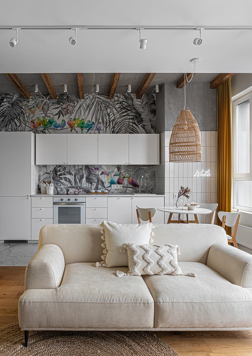 Тропический интерьер с анималистическими деталями и ремесленным декором – проект Ирины Шевченко