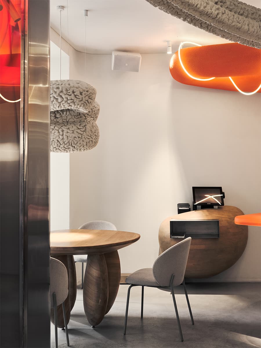 Провокационный интерьер рыбного ресторана – проект DA bureau