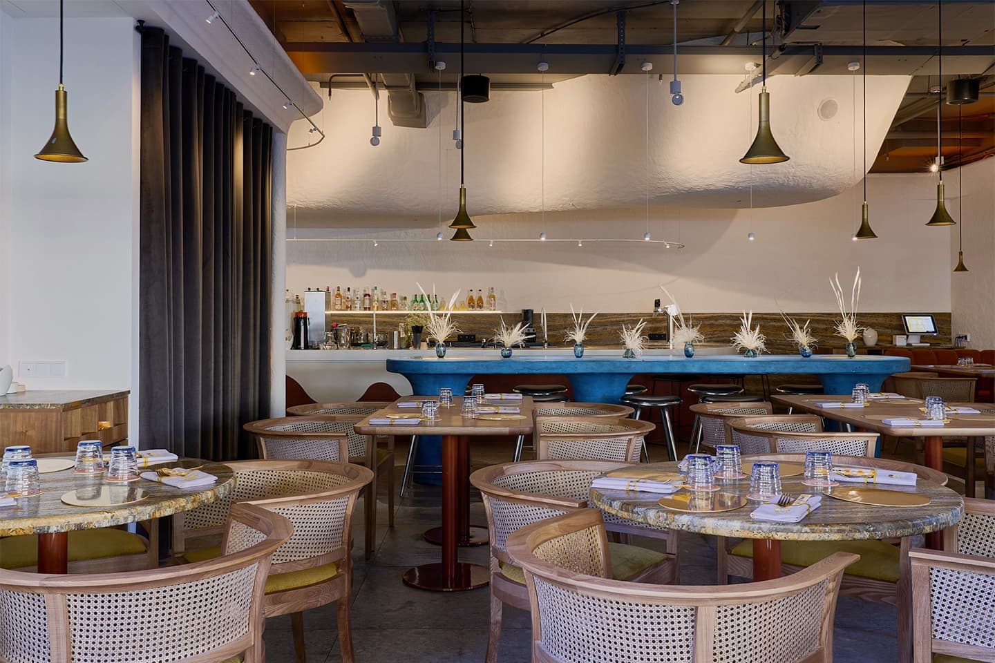 Мягкий интерьер ресторана японской кухни на стыке Востока и Запада – проект Юлии Ионовой