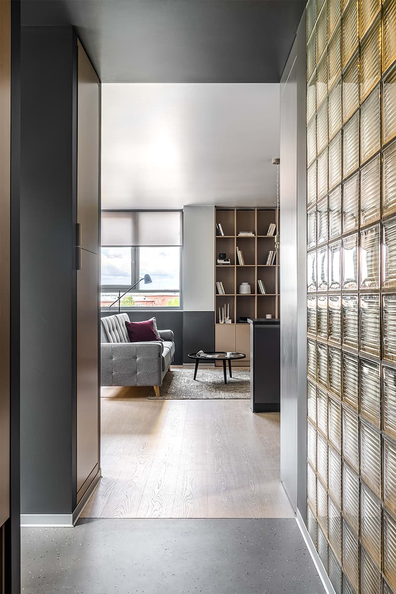 Практичный интерьер квартиры под сдачу в современном стиле – проект LIVET Architects