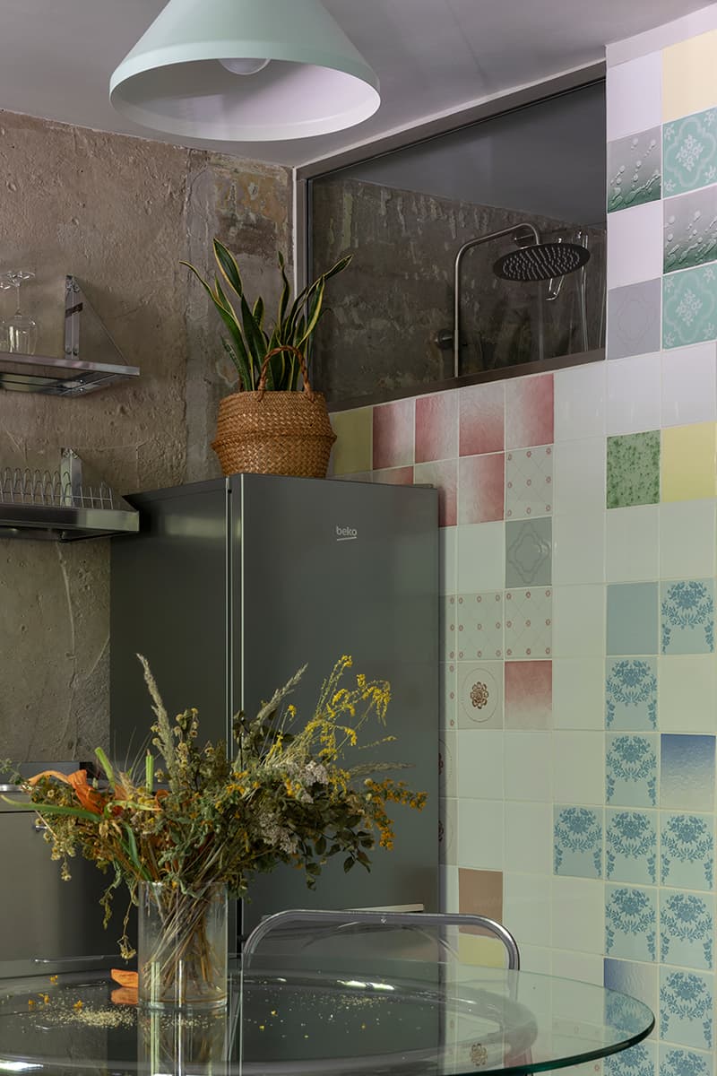 Советская плитка и бетонные стены в интерьере московской квартиры – проект Тихой Студии