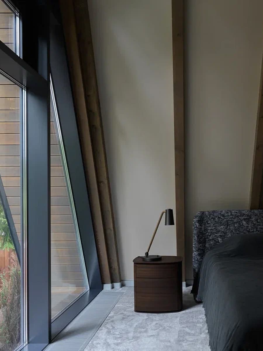 Лаконичность визуальных высказываний в интерьере загородного дома – проект архитектурного бюро Hôtel Richesse