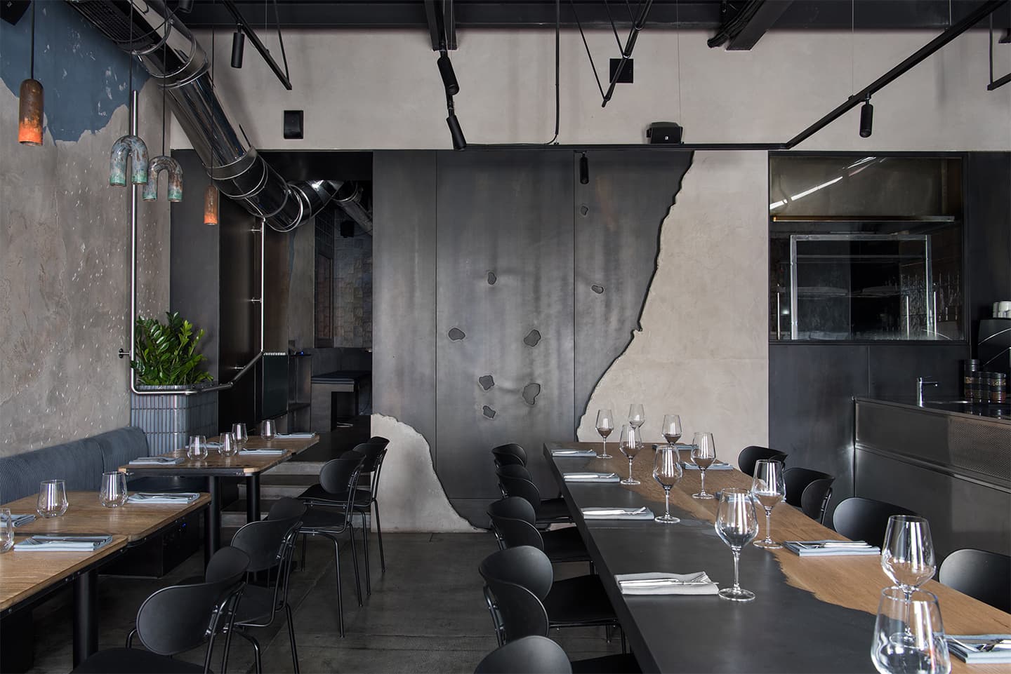 Брутальный интерьер мясного ресторана в центре Москвы – проект PAUM Design