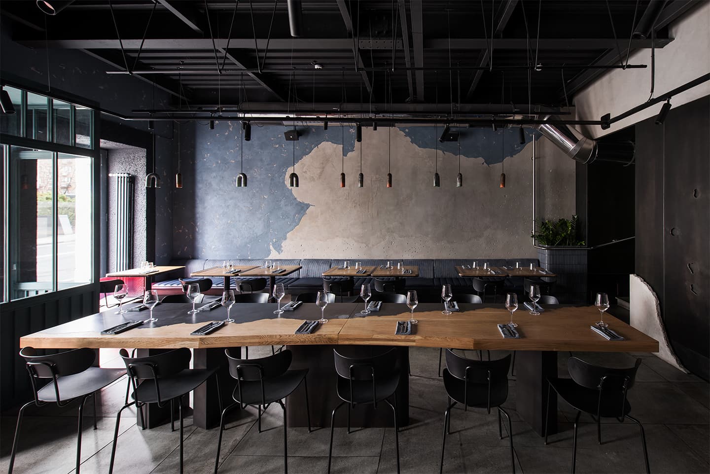 Брутальный интерьер мясного ресторана в центре Москвы – проект PAUM Design