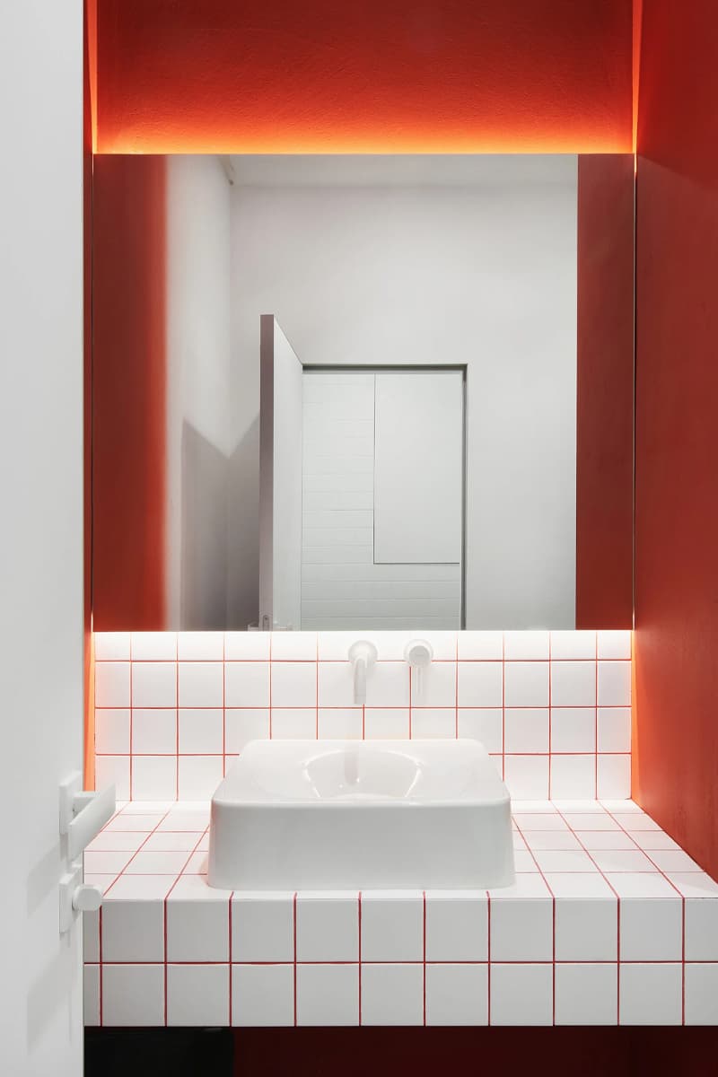 Индустриальные мотивы и умное зонирование в интерьере офиса IT-компании – проект LINE DESIGN STUDIO