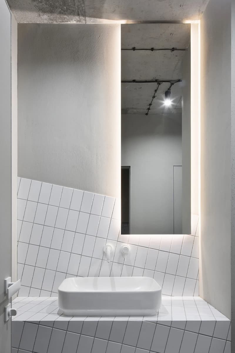 Индустриальные мотивы и умное зонирование в интерьере офиса IT-компании – проект LINE DESIGN STUDIO