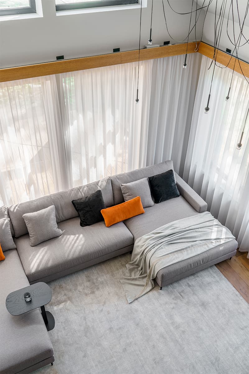 Интерьер современного дома для жизни в окружении природы — проект Евгении Абориной и Александра Сенчугова