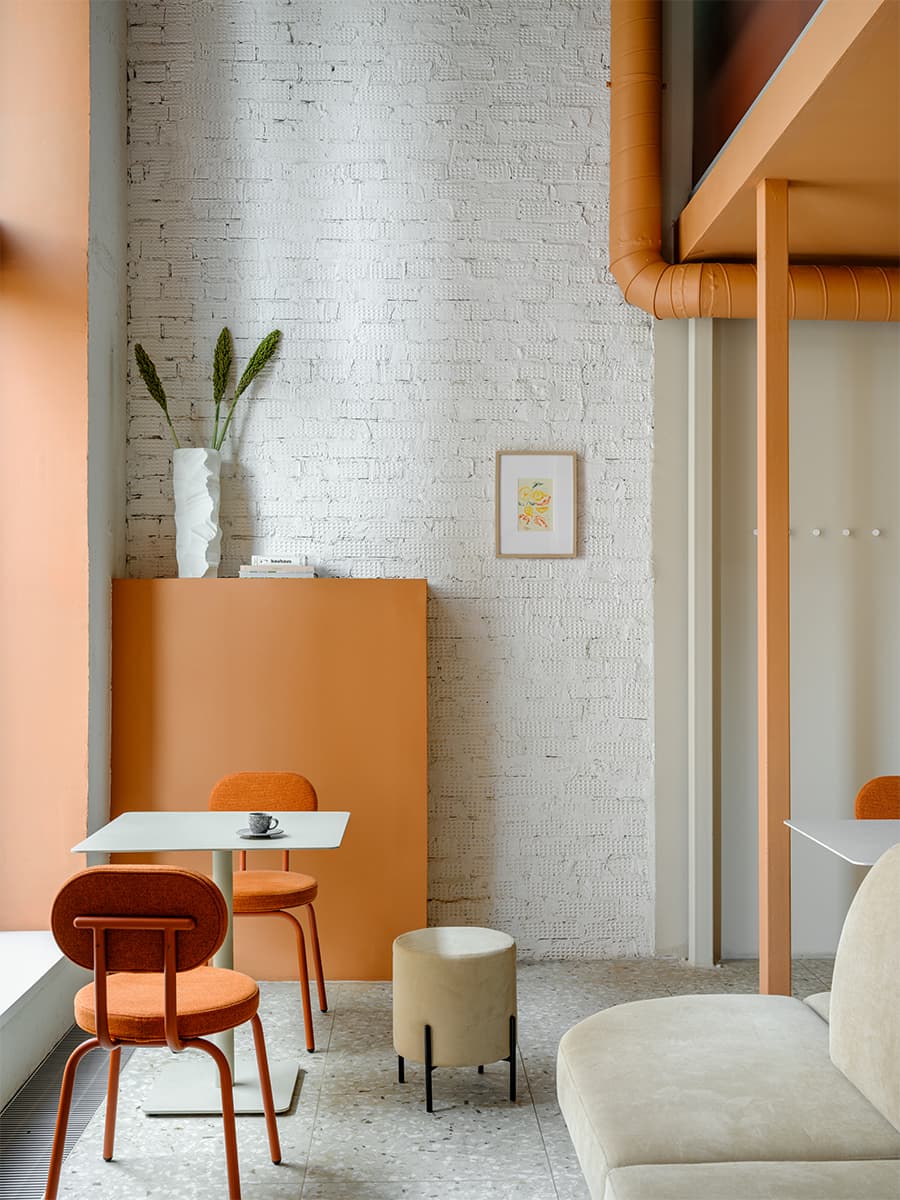 Задорный интерьер семейной пиццерии в ЖК «ЗИЛАРТ» – проект Дины Дымниковой и Даши Слушаевой