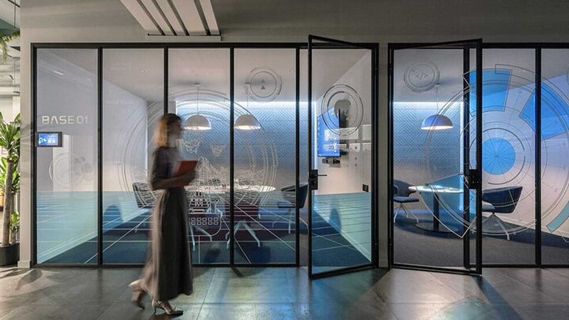 Футуристичные сюжеты и гибкая планировка в интерьере офиса – проект ENTER-ra Design Studio Футуристичные сюжеты и гибкая планировка в интерьере офиса – проект ENTER-ra Design Studio