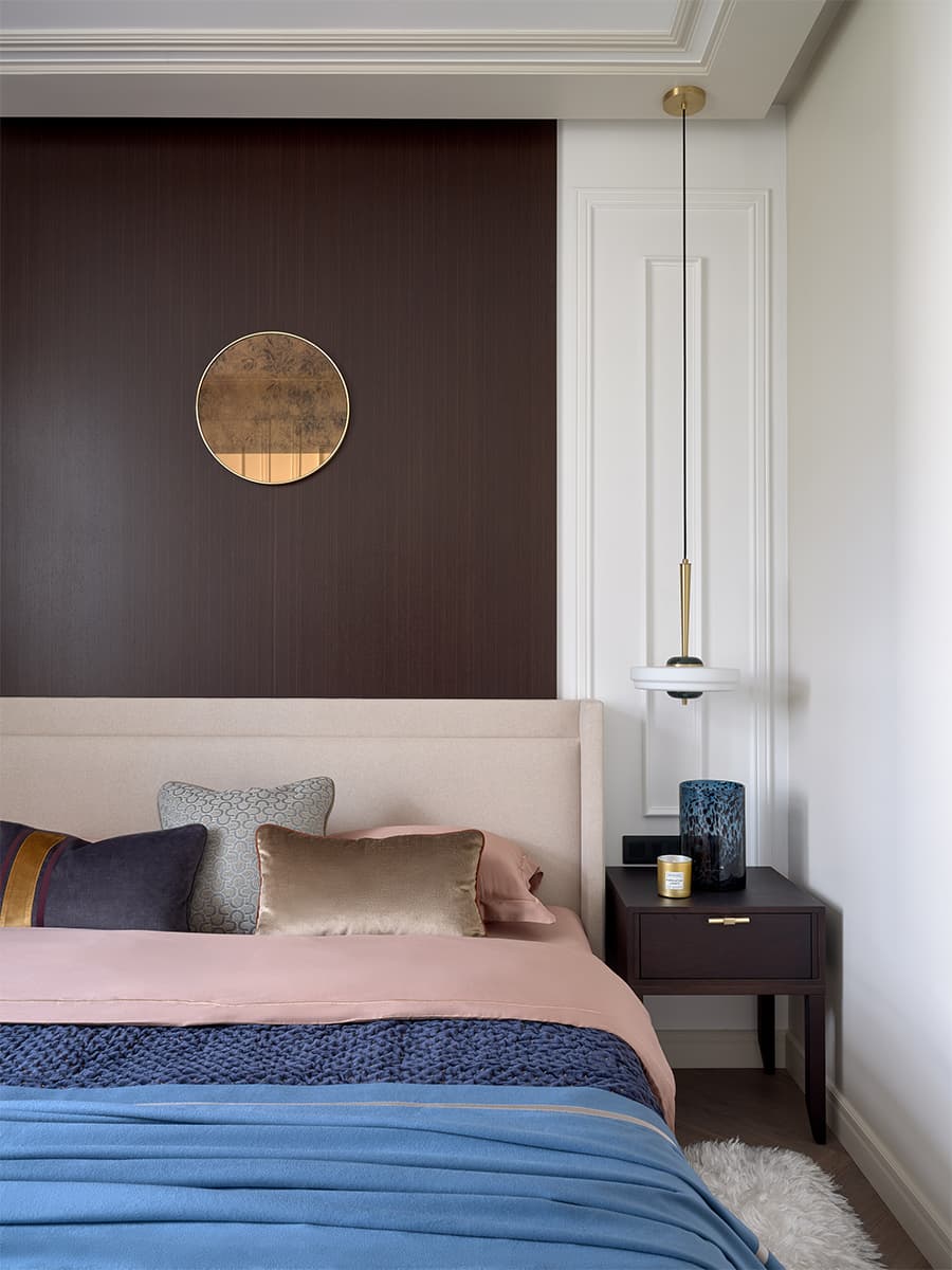 Нарядный интерьер с мраморными и латунными акцентами – проект I+E Spaces Studio