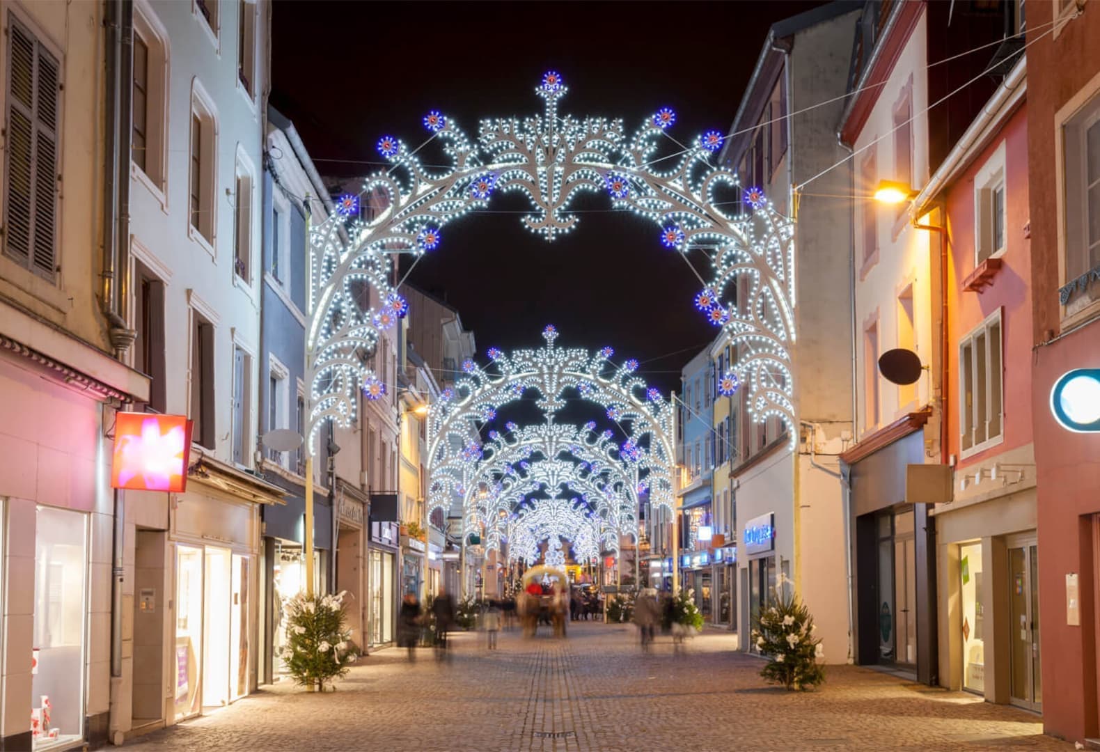 Как украшают города в разных странах. Монбельяр, Франция. Фото: Christmas Markets in Europe