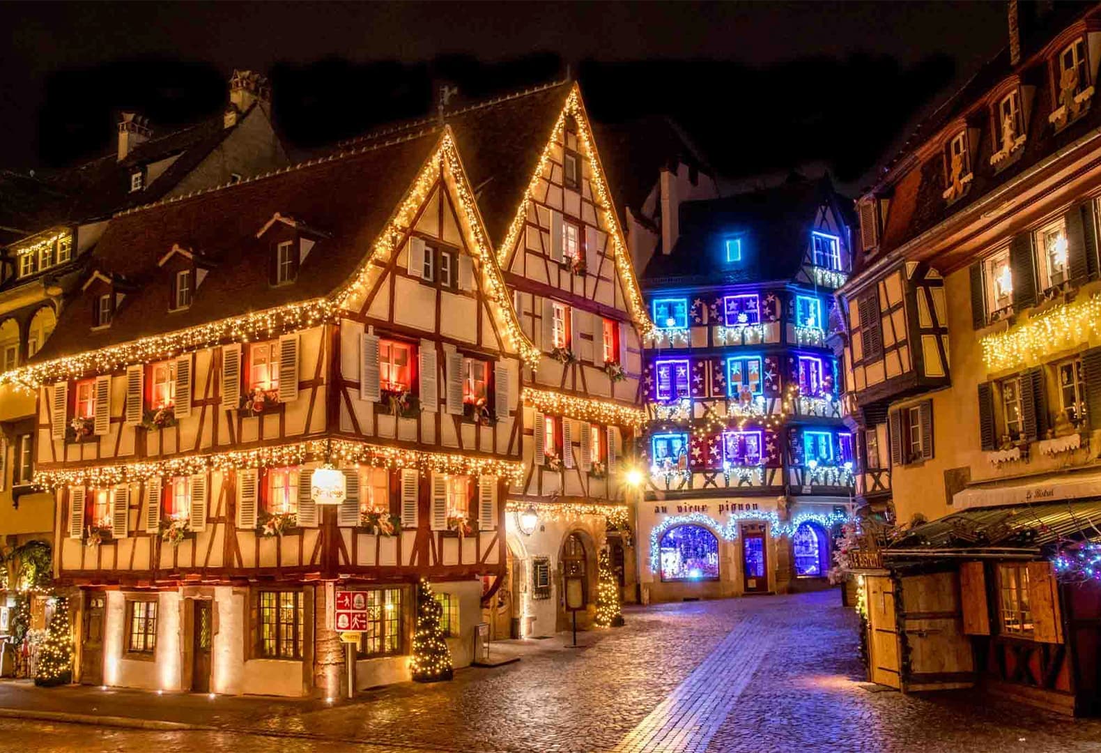 Как украшают города в разных странах. Кольмар, Франция. Фото: Travel Addicts, noel.alsace