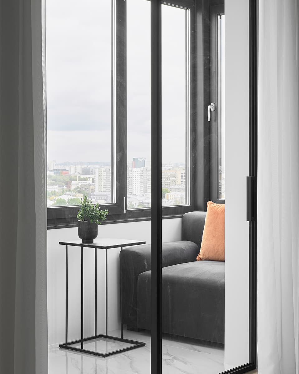 Инь и ян: тотальный монохром в интерьере московской квартиры – проект дизайн-бюро LINES