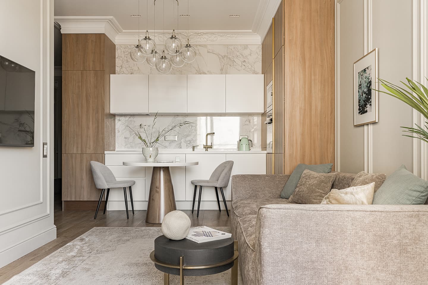 Пятьдесят оттенков бежевого в интерьере небольшой квартиры для молодой девушки – проект Алены Герасимовой