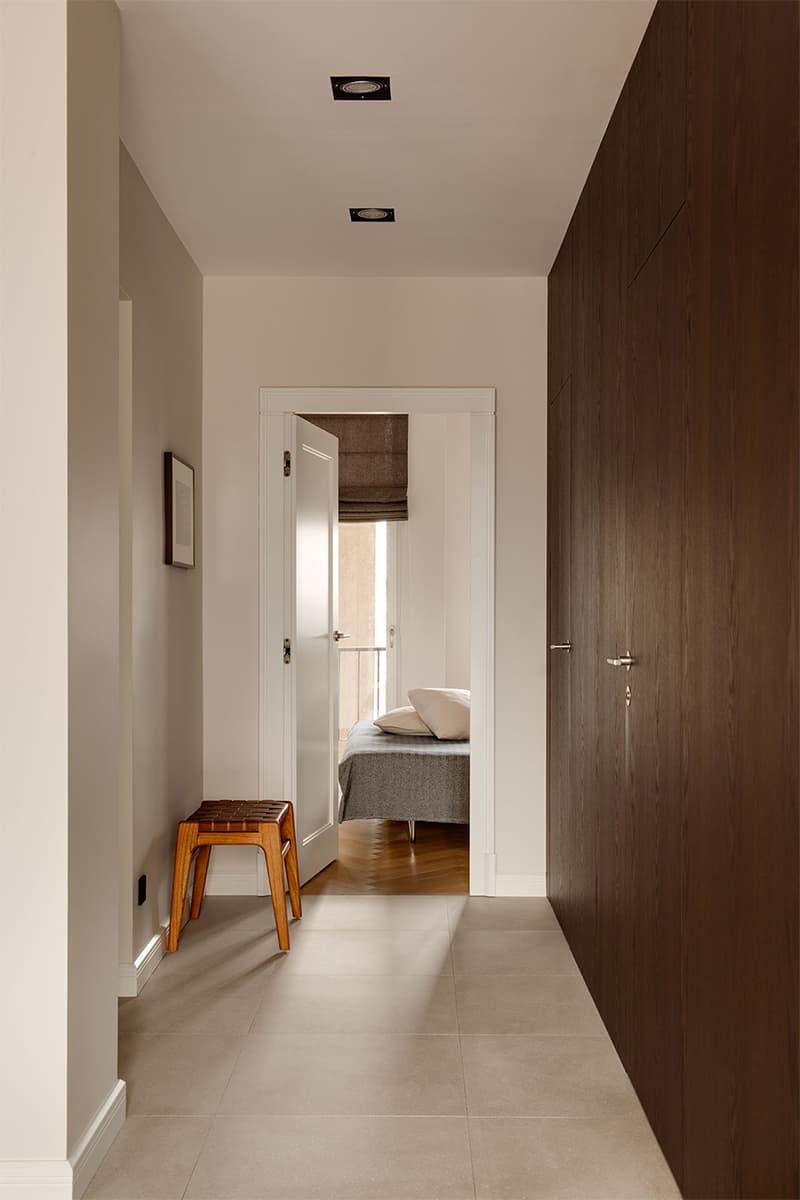 Сбалансированный интерьер с деревянными акцентами – проект Екатерины Третьяковой