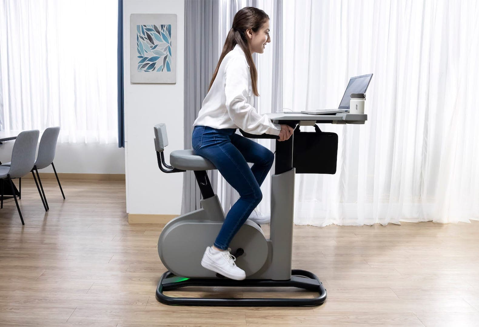 Рабочий стол-велотренажер eKinekt BD 3, Acer. Фото: Acer