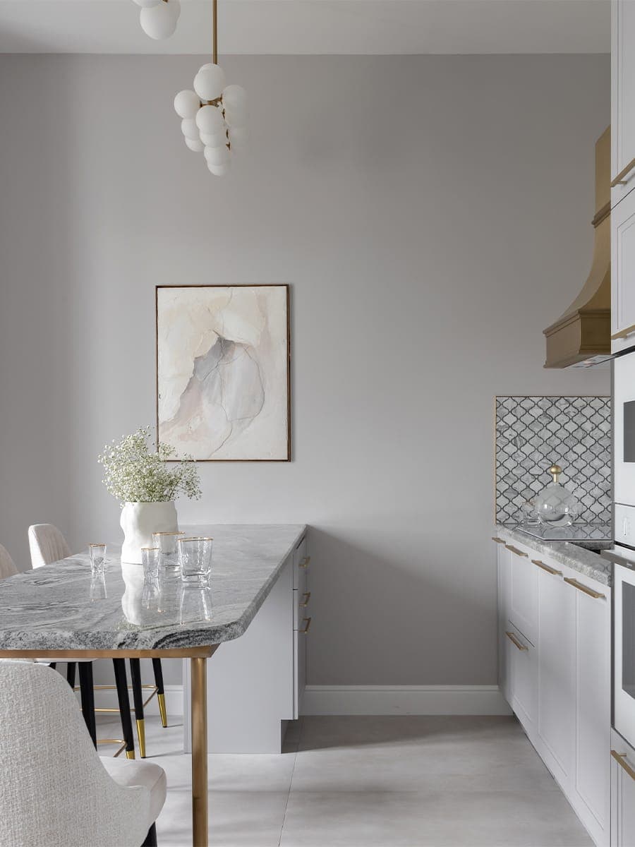 Утонченный интерьер компактной квартиры с трансформируемой мебелью – проект Ирины Ващенко