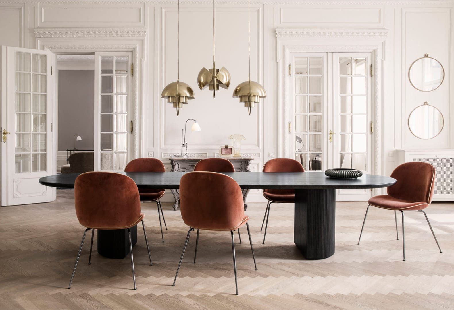 Стул Beetle, Gubi. Фото: GamFratesi