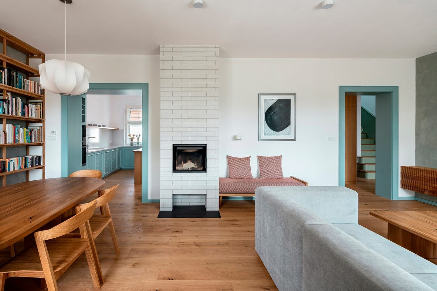 Вневременный интерьер загородного коттеджа в Праге — проект студии No Architects