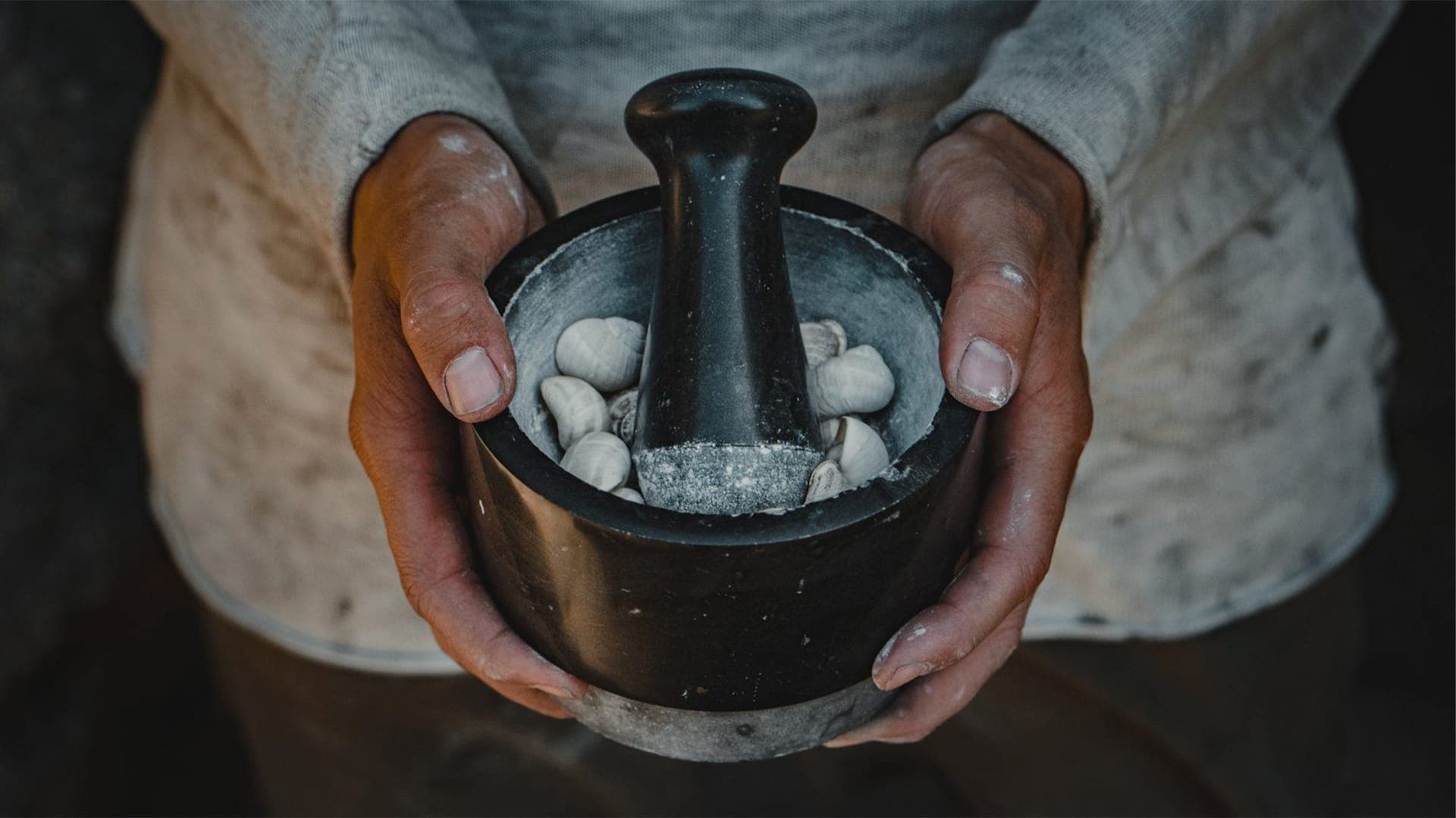 Процесс создания мурала Prometheus. Фото: David Popa