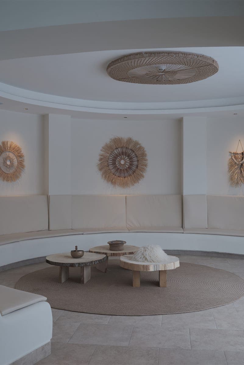 Природные оттенки и этнический декор в интерьере банного комплекса — проект Дмитрия Симонова