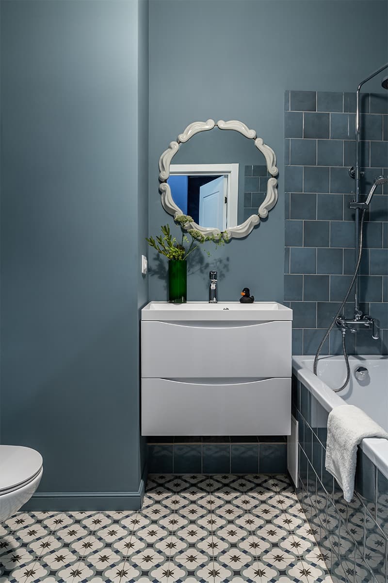 Эклектичный интерьер квартиры, вдохновленный Музеем Фриды Кало — проект Дэйси Аушевой