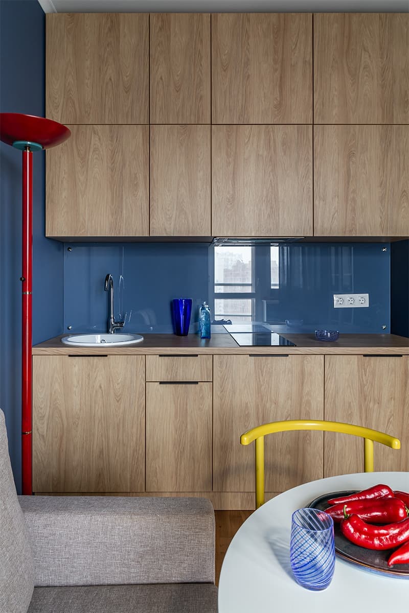 Эклектичный интерьер квартиры, вдохновленный Музеем Фриды Кало — проект Дэйси Аушевой