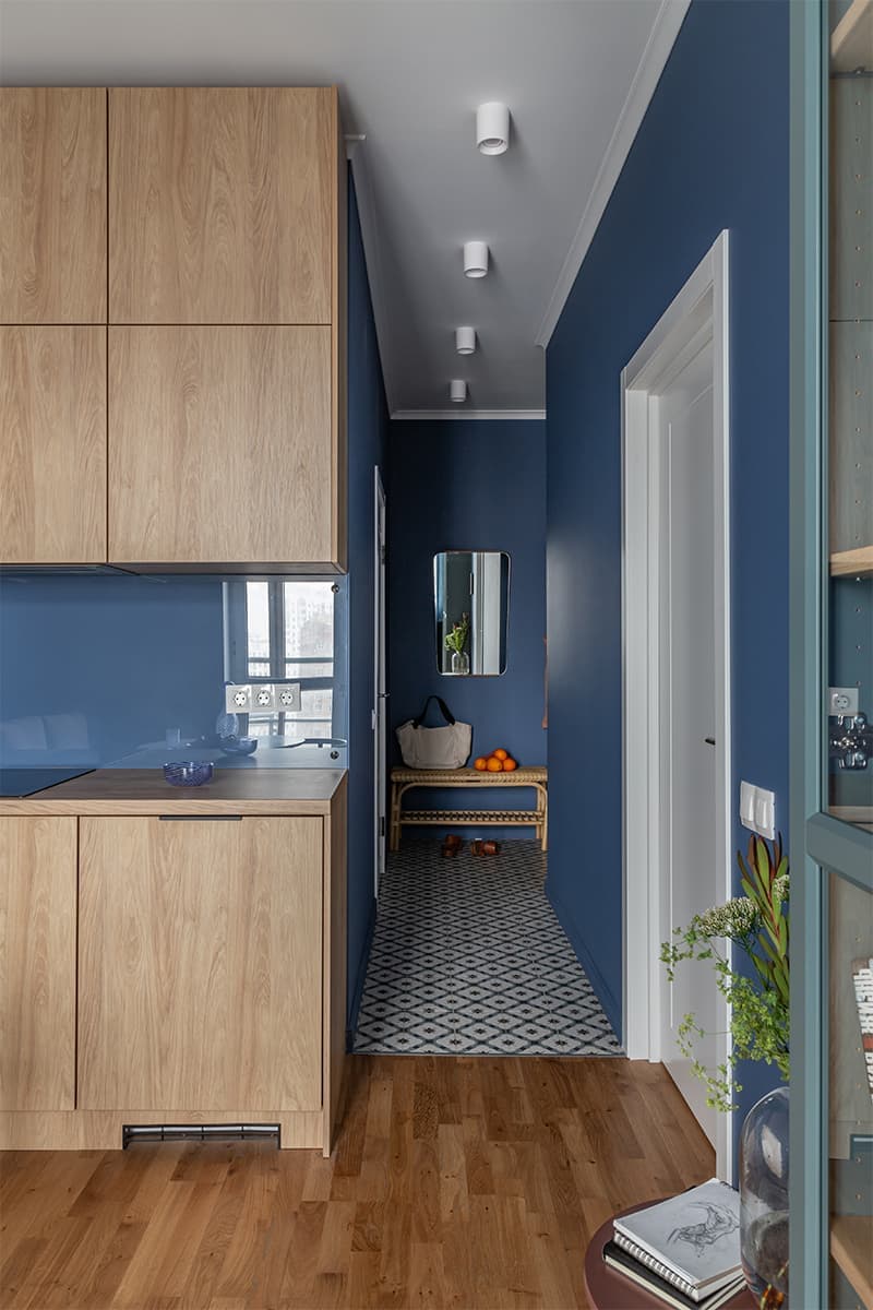 Эклектичный интерьер квартиры, вдохновленный Музеем Фриды Кало — проект Дэйси Аушевой