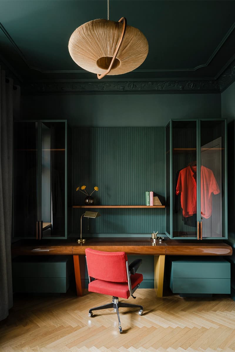 Дерево, лепнина и винтажная мебель: воздушный интерьер квартиры в центре Гданьска — проект студии Akurat