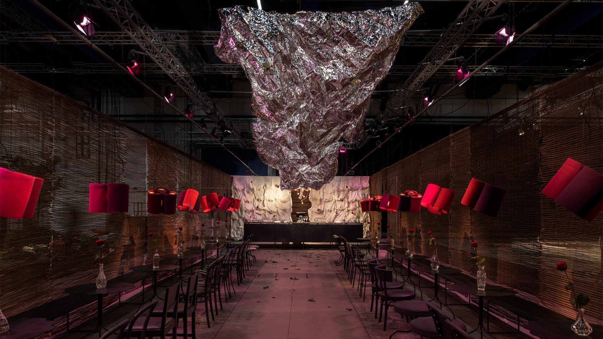 Яркие цветовые сочетания, ковры на стенах и ресайклинг: Stockholm Design Week в дневниках Валерия Лизунова Яркие цветовые сочетания, ковры на стенах и ресайклинг: Stockholm Design Week в дневниках Валерия Лизунова