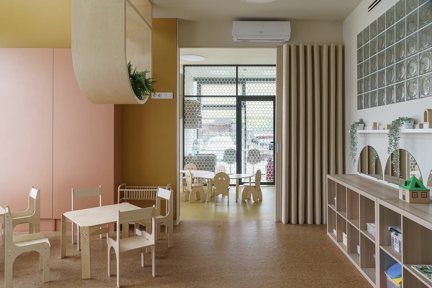Экологичный интерьер детского клуба в Екатеринбурге — проект дизайн-бюро Zavod11
