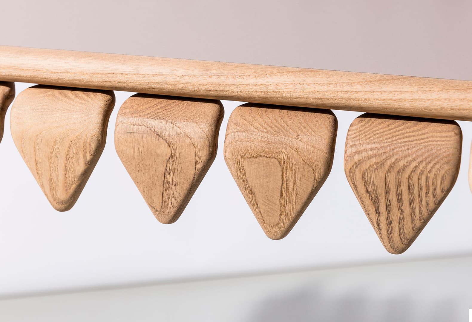 david/nicolas. Консоль из серии Around a Leaf для Nilufar Gallery, 2017. Фото: Emanuele Tortora