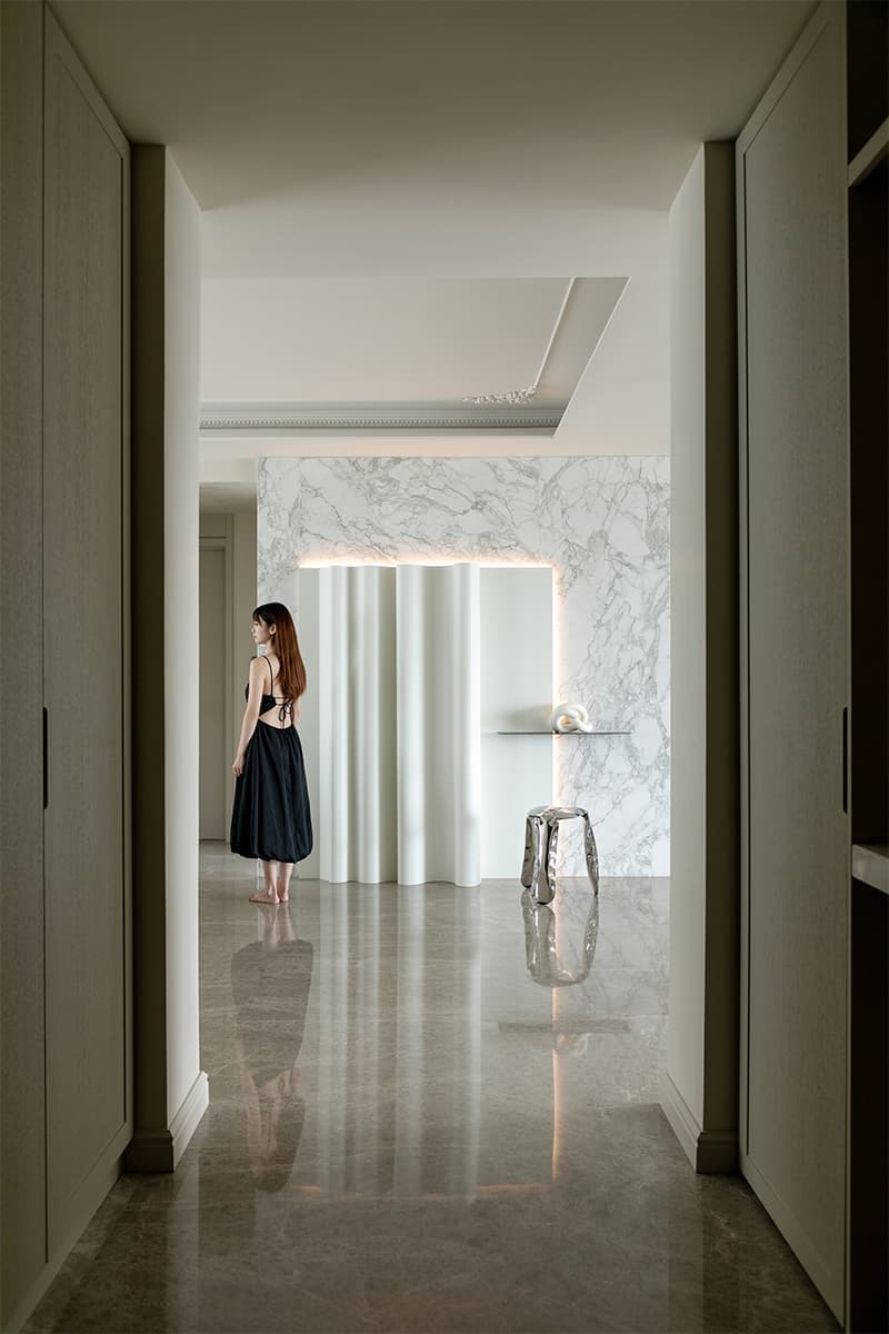 Баланс роскоши и простоты в интерьере китайских апартаментов — проект студии The Deduction