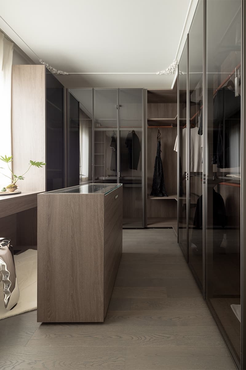 Баланс роскоши и простоты в интерьере китайских апартаментов — проект студии The Deduction