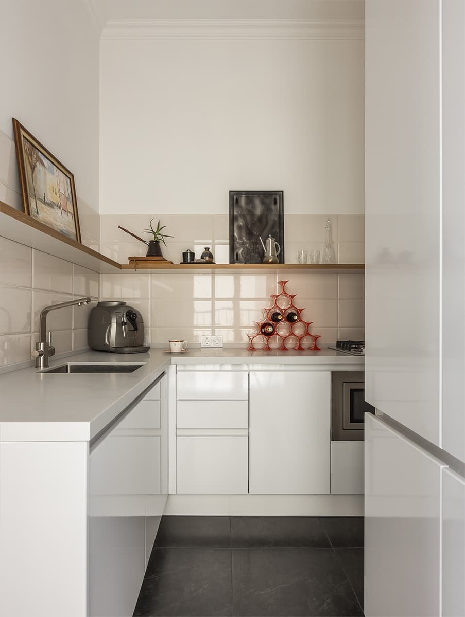 Яркий интерьер мастерской для дизайнера-архитектора в старинном флигеле — проект Лианы Каштановой