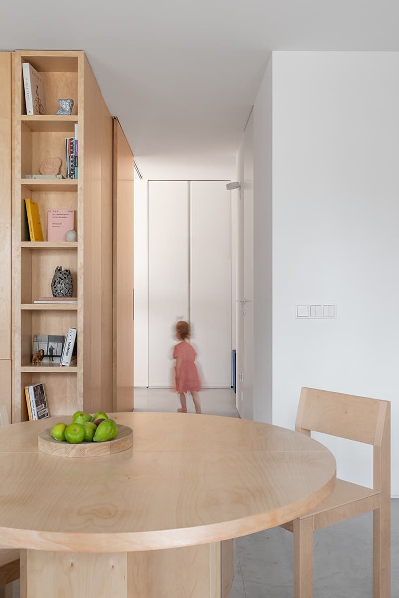 Авторская мебель и чистые линии в интерьере московской квартиры — проект бюро .dpt