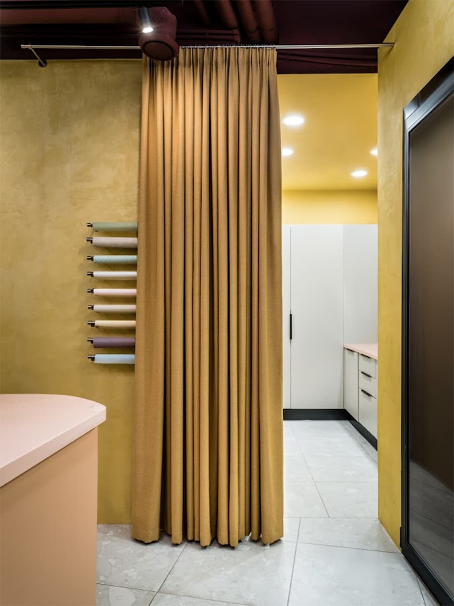 Сочный интерьер цветочного магазина в Москва-Сити — проект Дины Дымниковой и Даши Слушаевой