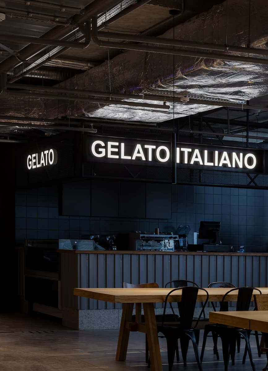 Брутальный интерьер фудмолла в минском торговом центре — проект DUDES architects