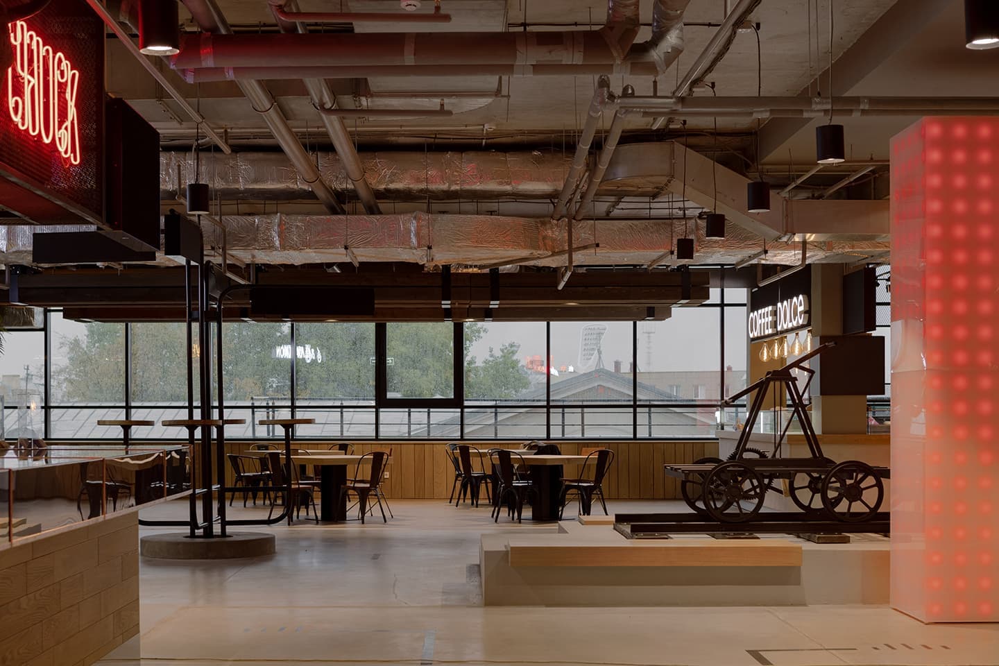 Брутальный интерьер фудмолла в минском торговом центре — проект DUDES architects