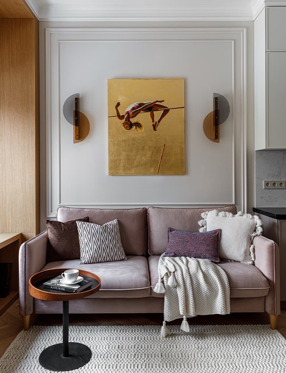 Мягкий интерьер квартиры для девушки с двумя кошками — проект студии Marta-Kosta