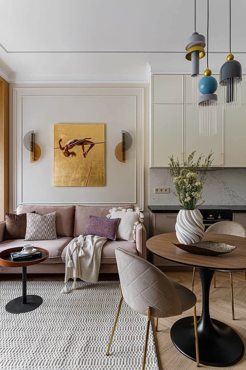 Мягкий интерьер квартиры для девушки с двумя кошками — проект студии Marta-Kosta