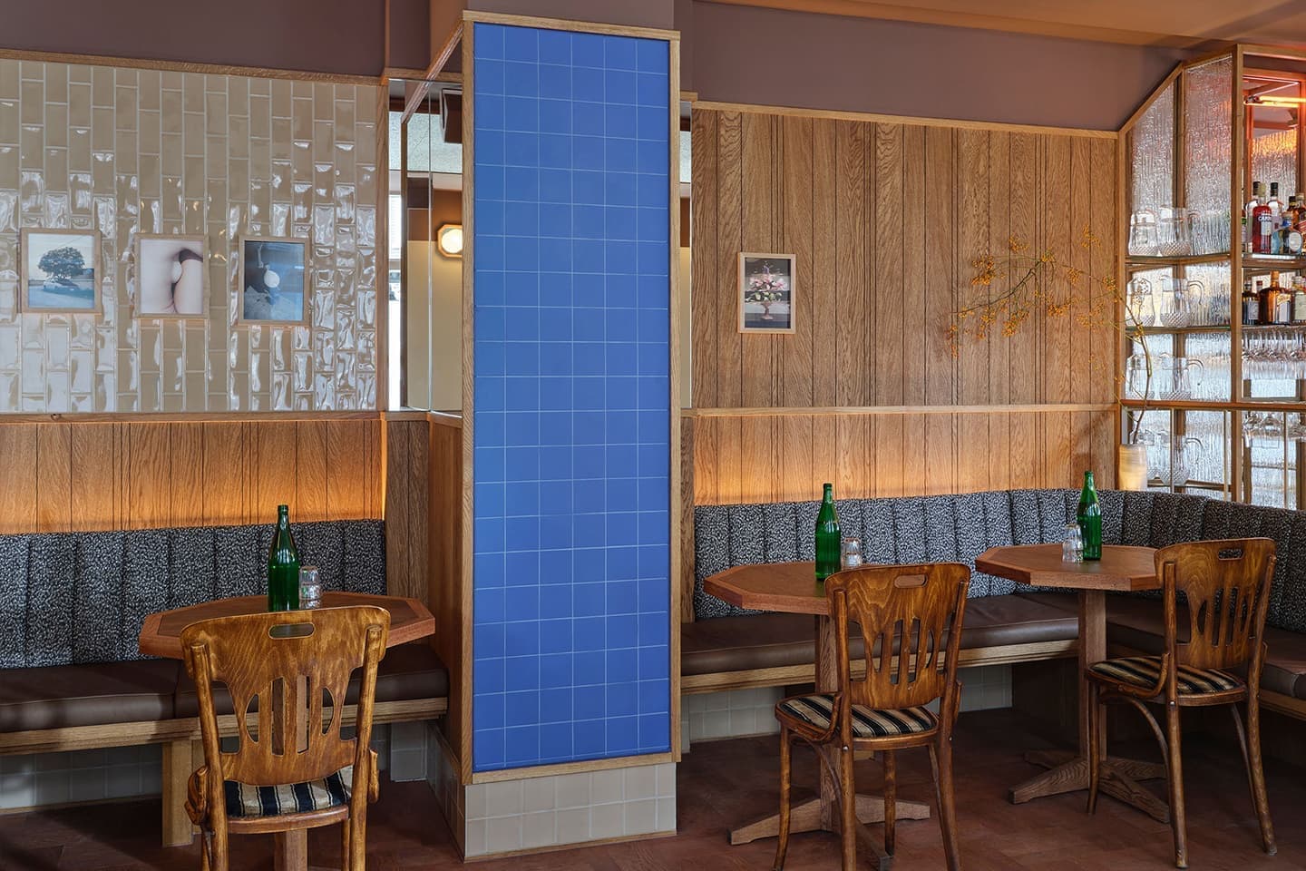 Ностальгический интерьер амстердамского бара — проект Studio Modijefsky