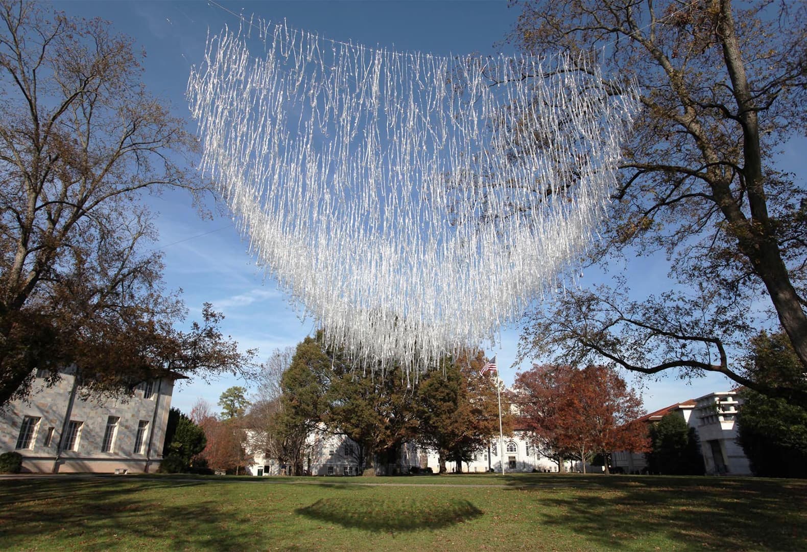 Инсталляция Piedmont Divide. Фото: John Grade Studio