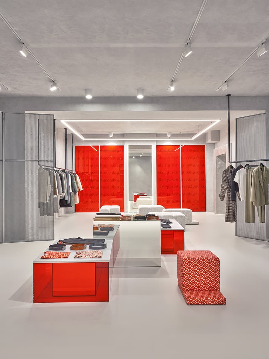 Футуристичный интерьер шоурума женской одежды – проект студии Bilbao Design