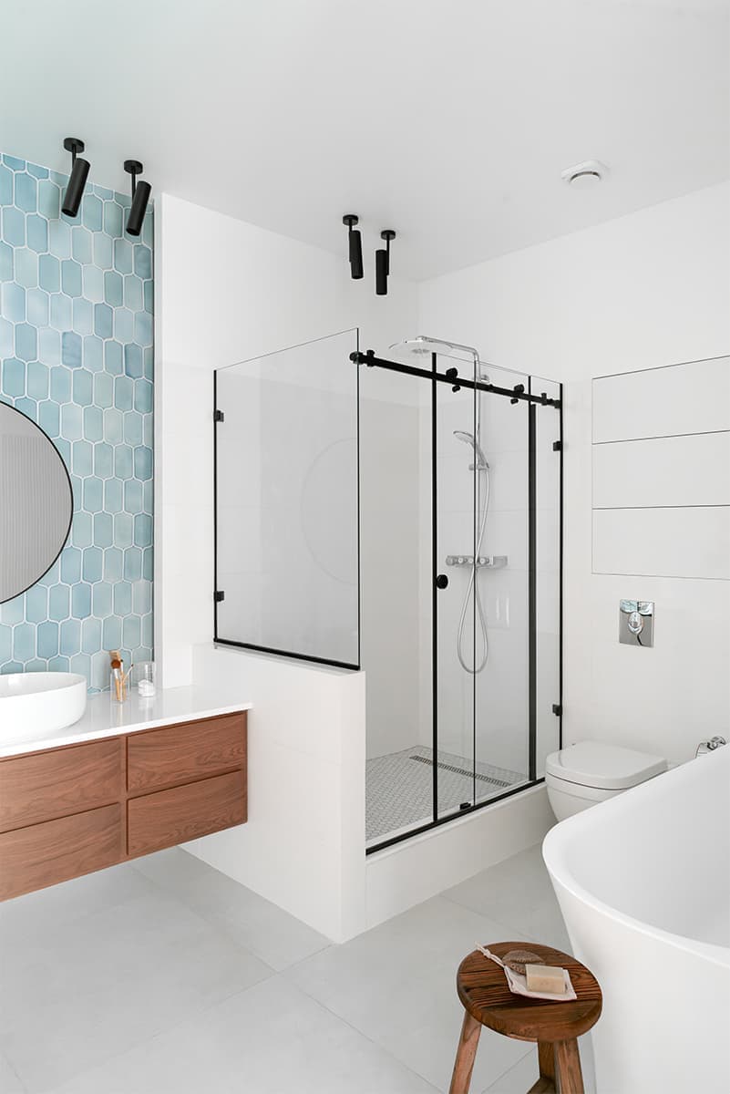 Бело-голубые тона в интерьере для дружной семьи из Астаны — проект Евгении Мараськовой-Григорянц