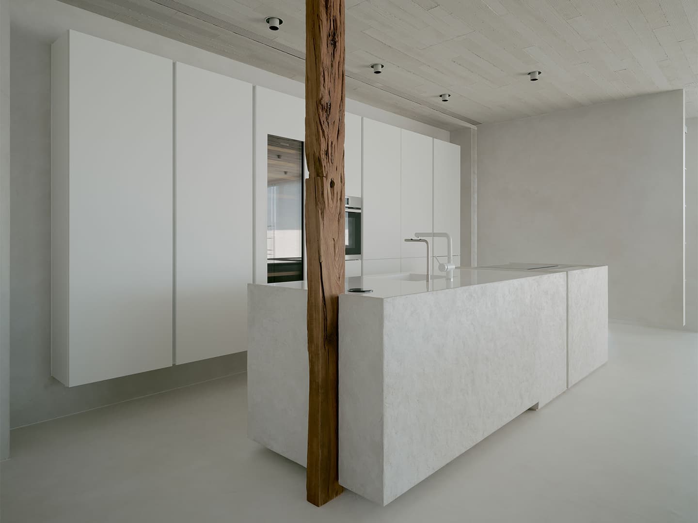 Оттенки Востока: бетон, обожженное дерево и современная мебель в лаконичном интерьере квартиры — проект студии Wei Yi International Design Associates