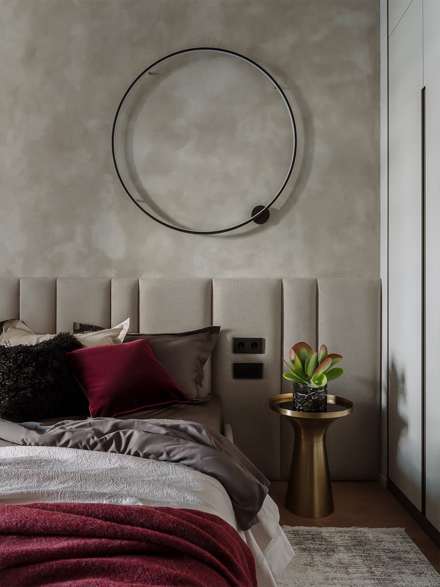 Серо-бежевые оттенки в интерьере квартиры для семейной пары — проект студии Kovalchuk Interior