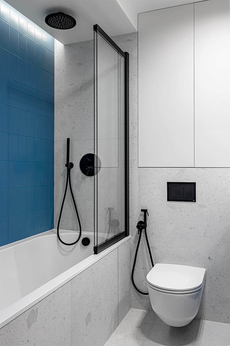 Яркие краски и графичные светильники в интерьере квартиры для музыканта — проект ESTE Design