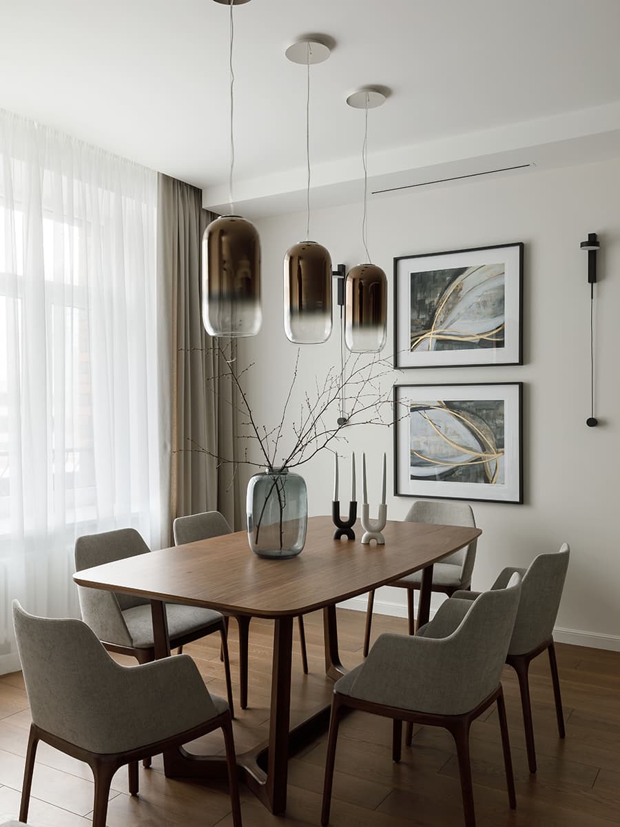 Лаконичный интерьер семейной квартиры с обилием дерева — проект студии MAD ABOUT INTERIOR