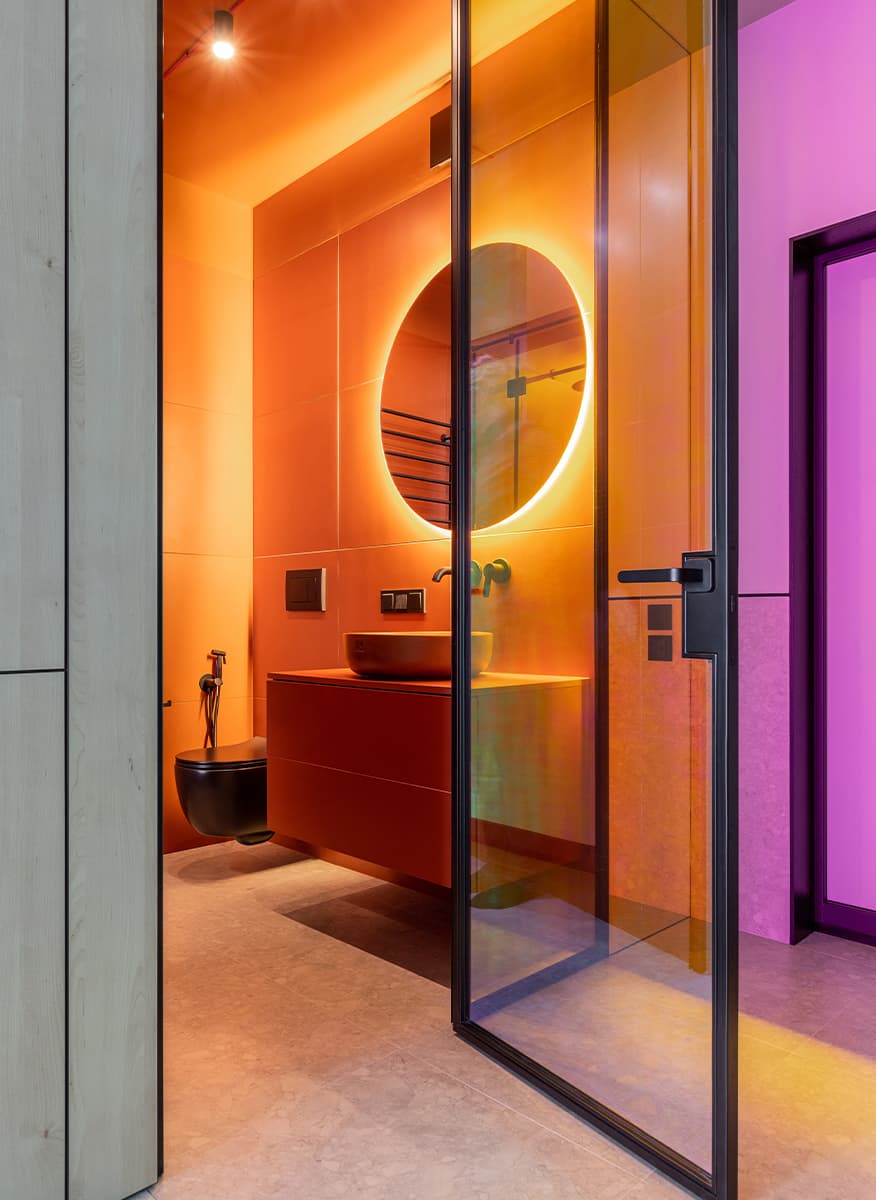 Обилие цветов в интерьере квартиры-студии — проект Екатерины и Алексея Савицких